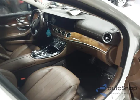 2017 Mercedes-Benz E 300 4Matic z USA, uszkodzony, nr VIN WDDZF4KB0HA142985